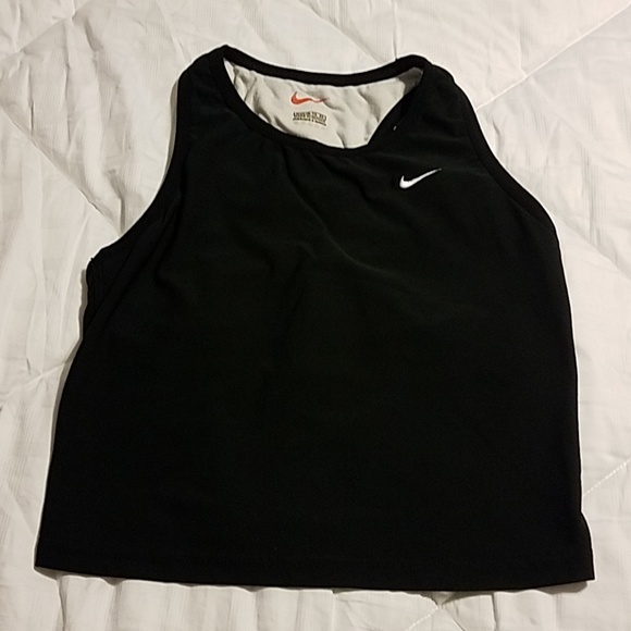 Nike Tops - Nike built in shelf bra tank top
